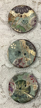 Load image into Gallery viewer, Buttons 1.08” Oriental Patterns Handcrafted Great Adirondack Yarn